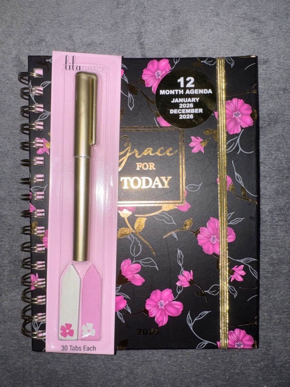 lilaGRACE - NWT Spiral Black and Pink Floral Notebook with Pen & Sticky Tabs